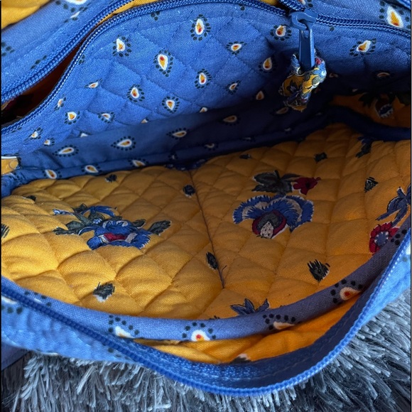 Vera Bradley crossbody bag - Picture 2 of 9